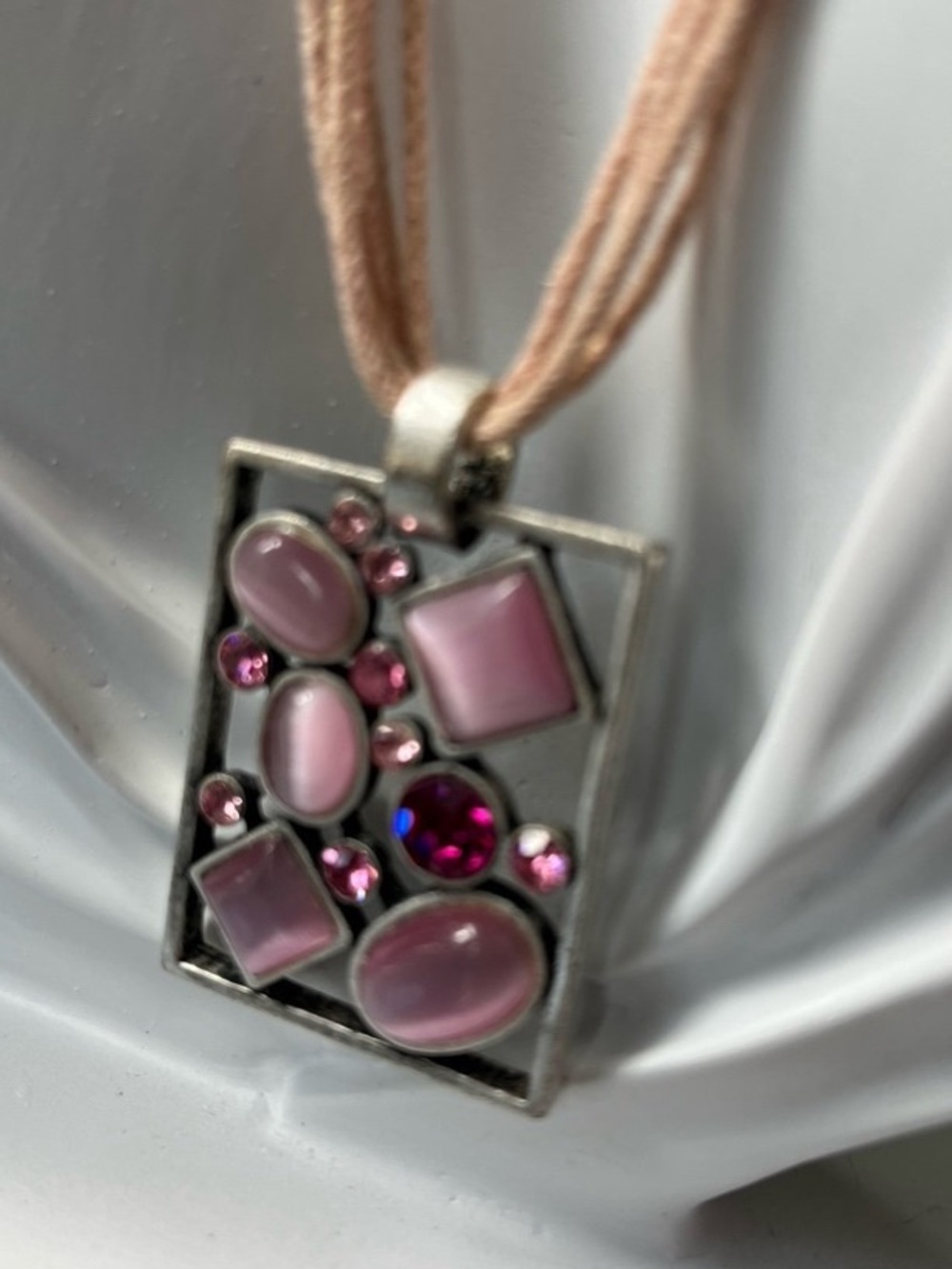 Lia Sophia Pink Pendant 1.5” on natural cording 14” + 4” extender N235 - Picture 3 of 7